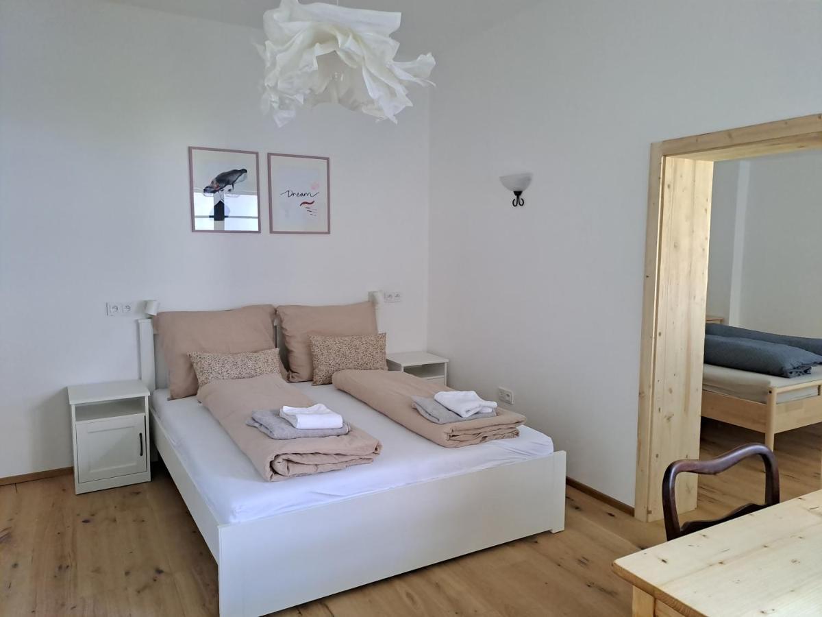 Mirabelka Rakvice Apartment Luaran gambar