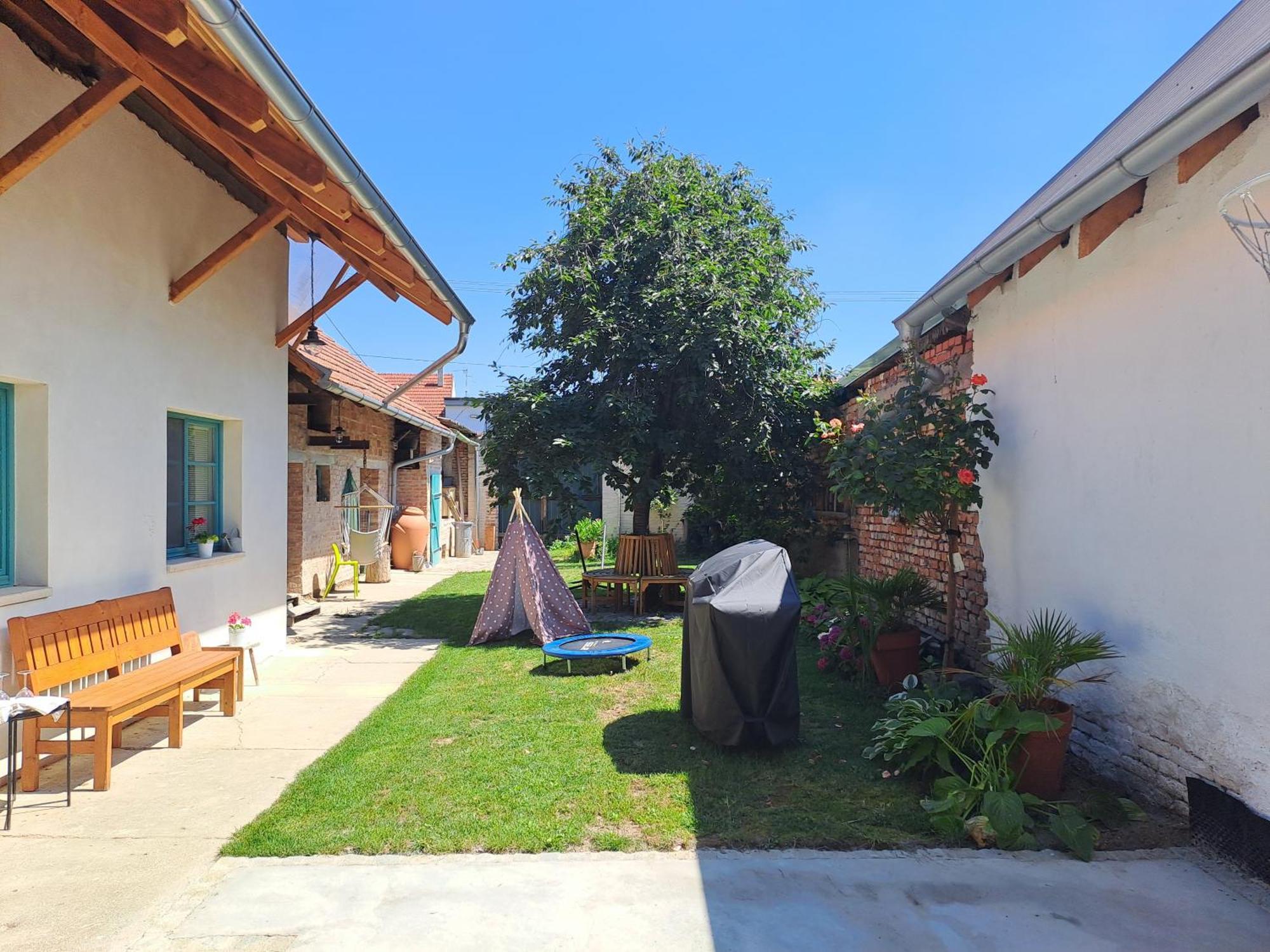 Mirabelka Rakvice Apartment Luaran gambar
