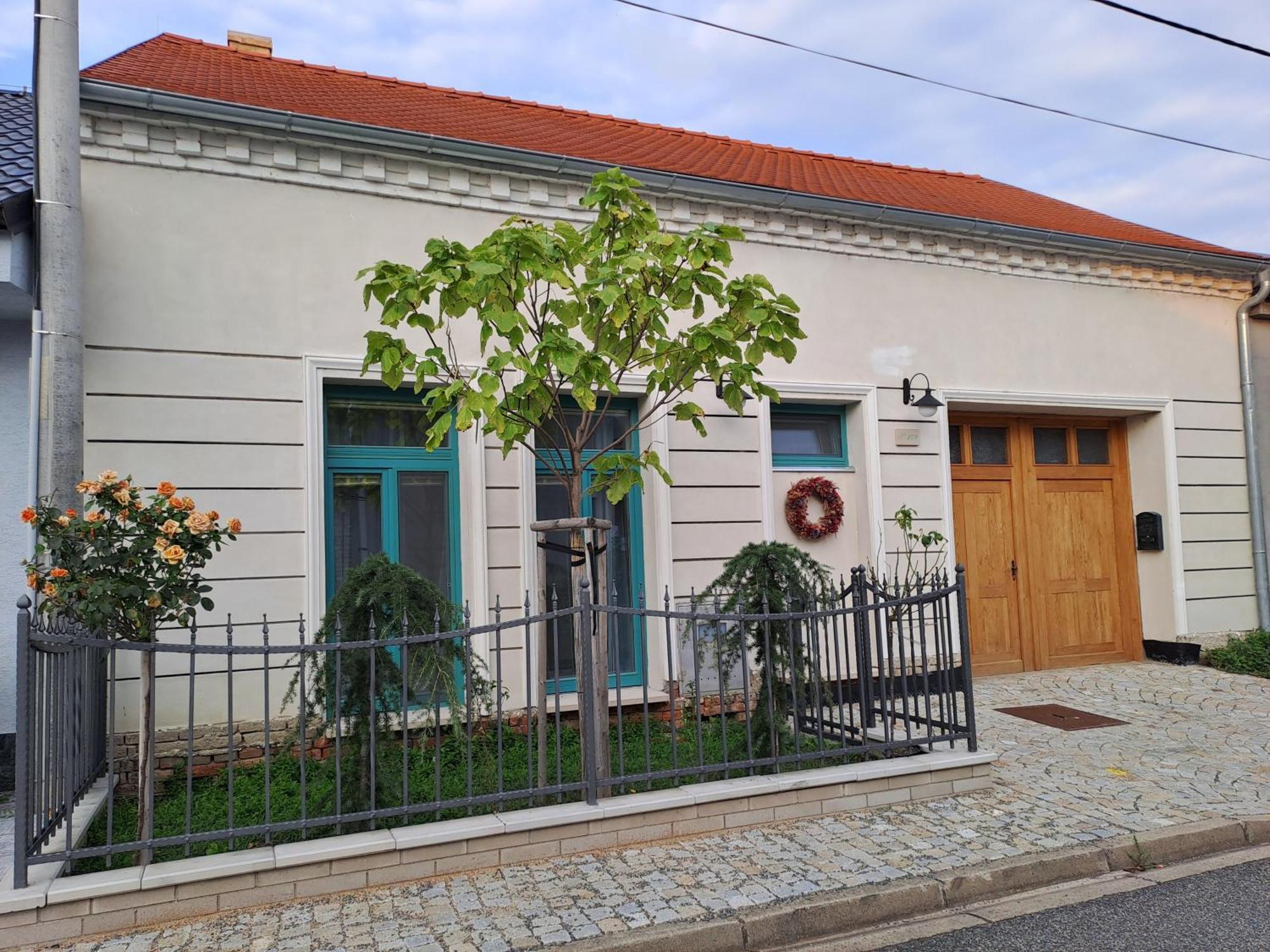 Mirabelka Rakvice Apartment Luaran gambar